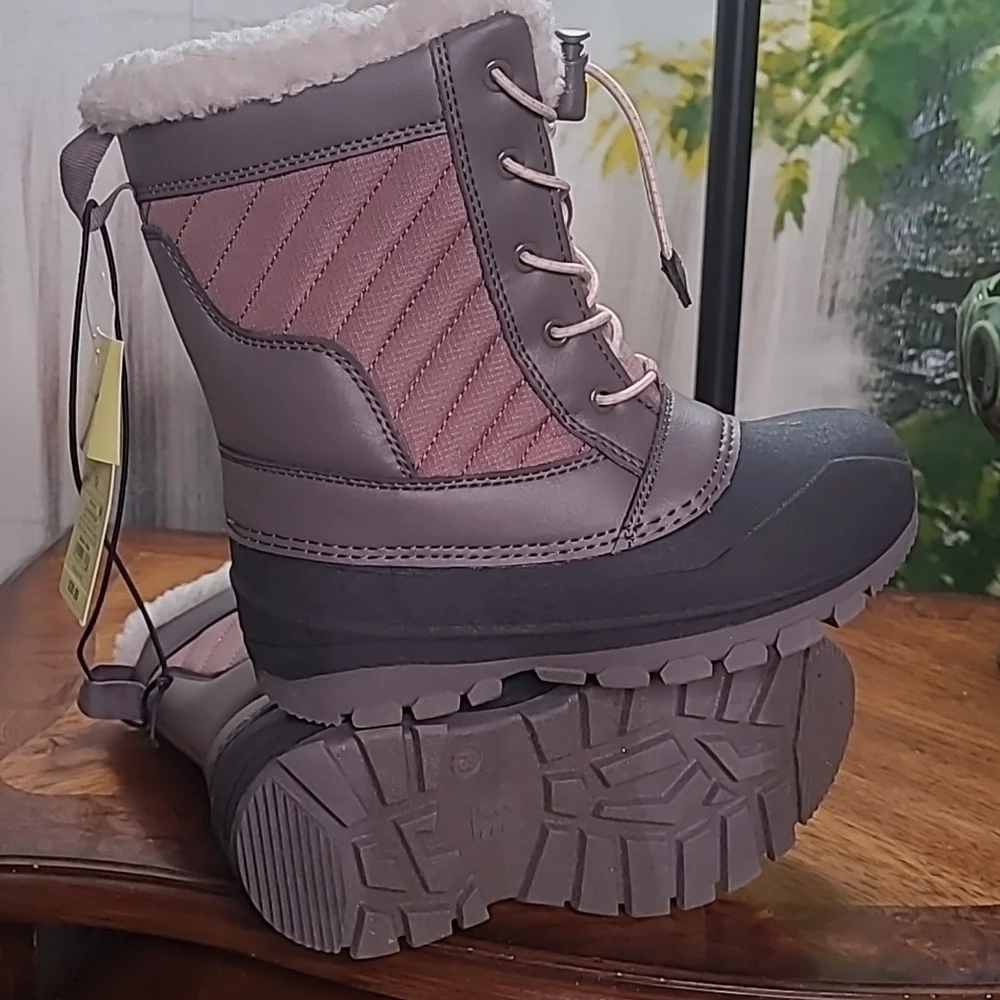 New with tags! All in Motion Girls 3 waterproof winter boots Skylar Blush
